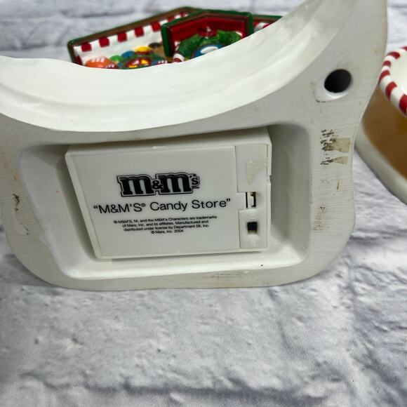 Vintage Department 56 M & M’S Lighted Ceramic Candy Store w/Matching Candy Dish - Picture 8 of 8